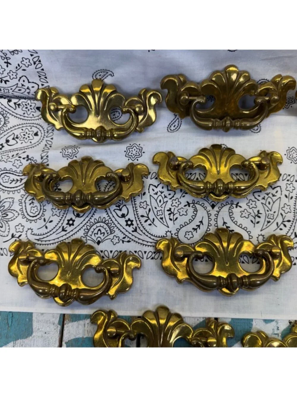VTG Canada Chippendale-style brass batwing drawer pulls 11 Pieces CP3047